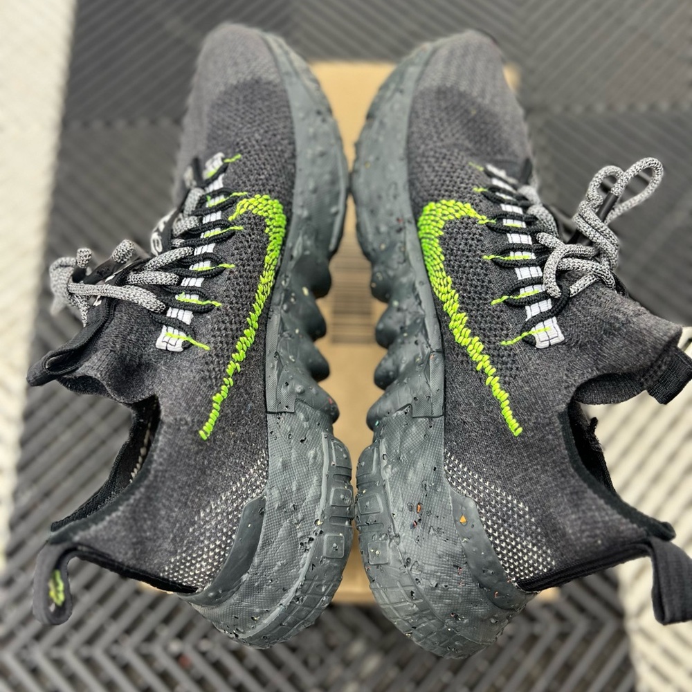 Nike SPACE HIPPIE 01 'BLACK VOLT'